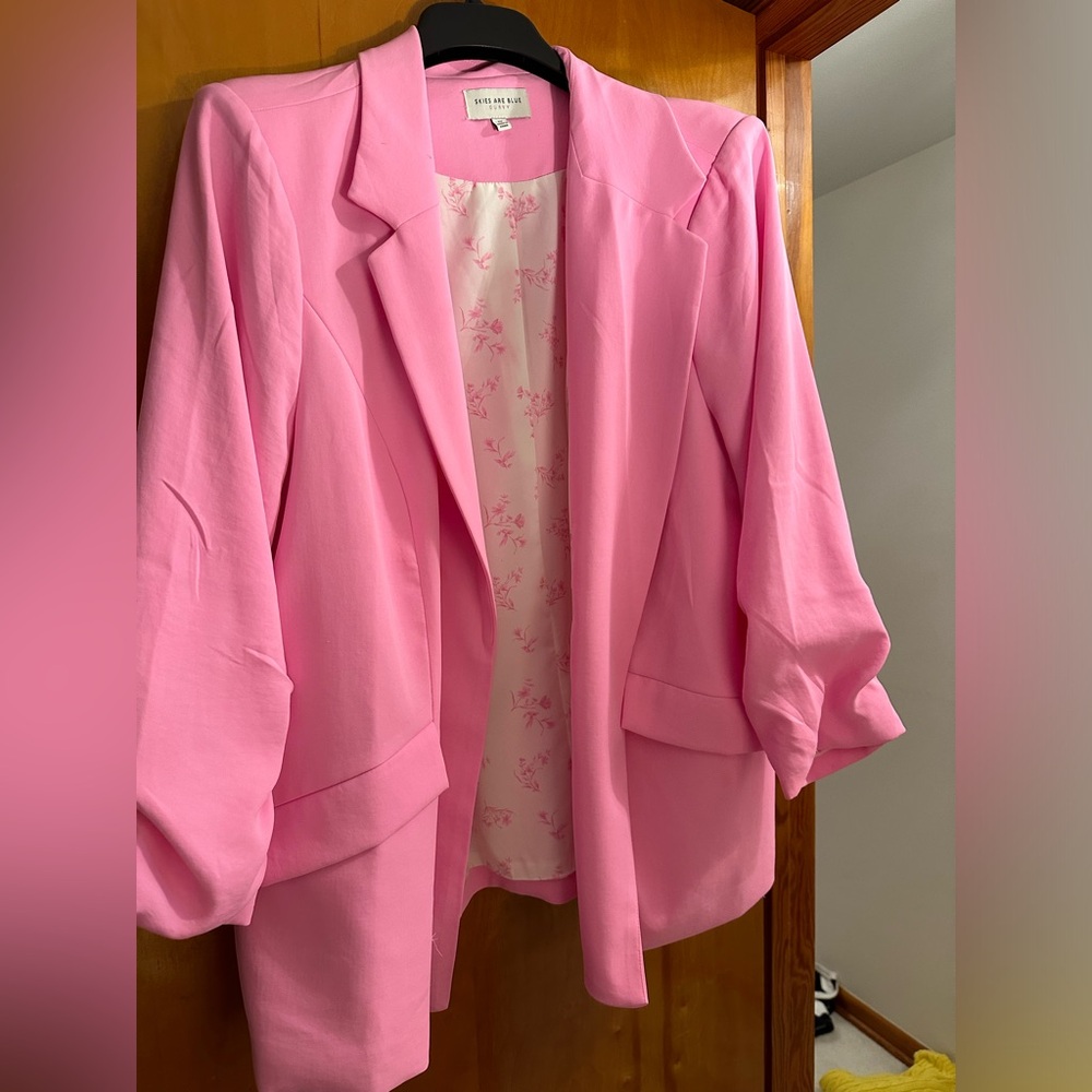 Pretty pink blazer-2X Great for Valentines and spring/Summer !!